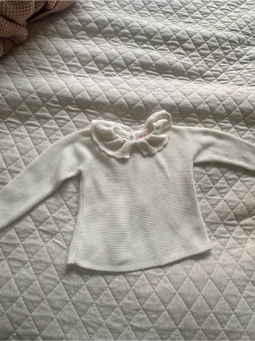 Zara Baby White Knit Sweater with Ruffle Collar sz.6-9m